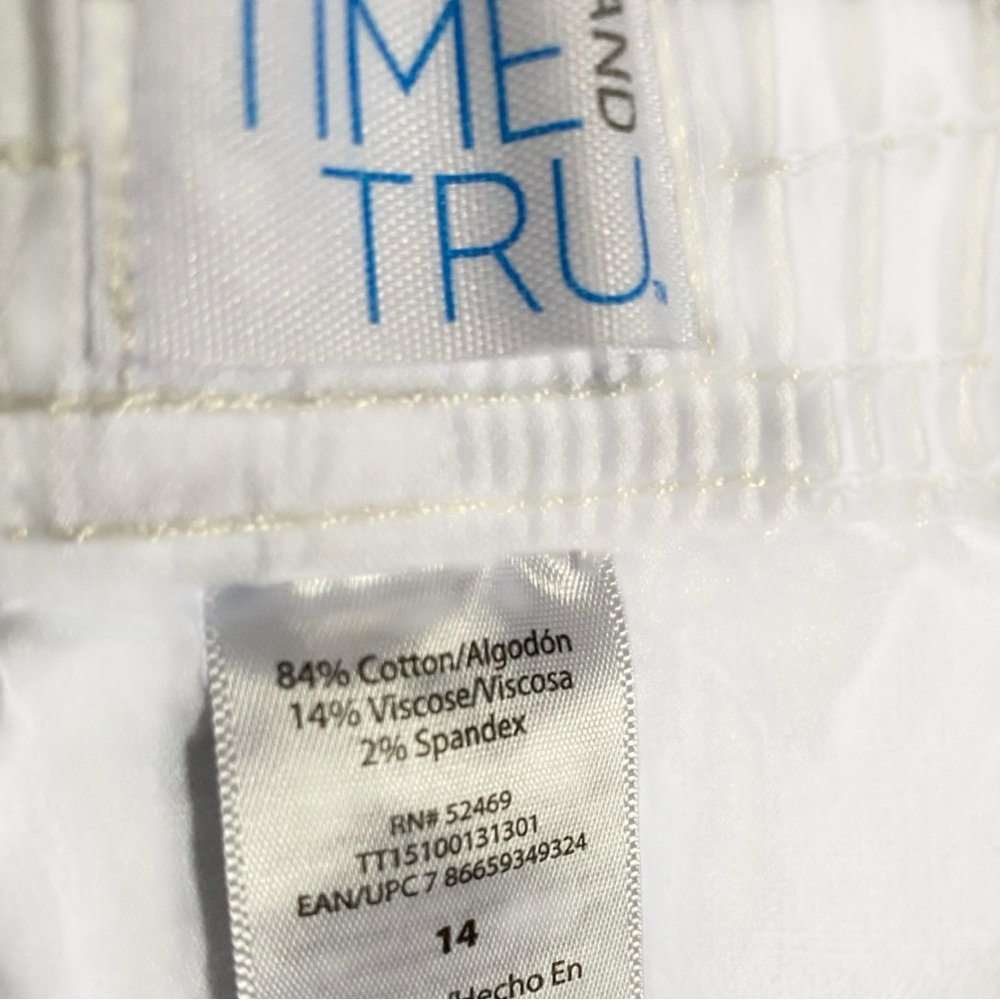 Time and Tru White Utility Shorts w/ Elastic Waist | Size 14 | NWOT - Picture 3 of 5